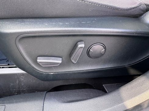 Used 2022 Ford Escape SE w/ SE Sport Appearance Package FWD image 20