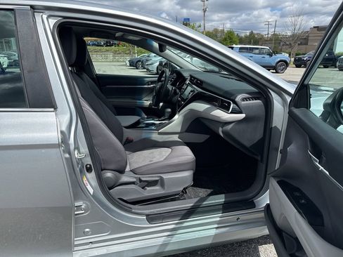 Certified 2018 Toyota Camry LE w/ Convenience Package image 7