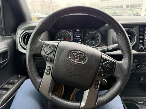 Used 2021 Toyota Tacoma TRD Off-Road w/ Technology Package image 15
