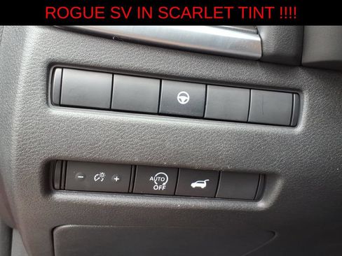 Used 2025 Nissan Rogue SV AWD/4WD image 22