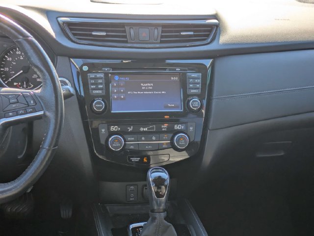 Used 2017 Nissan Rogue SL w/ SL Premium Package FWD image 19
