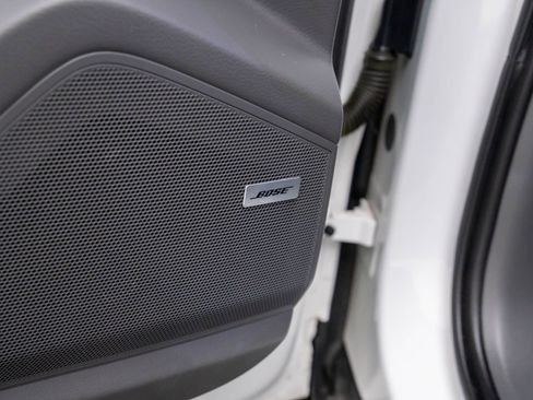 Certified 2022 Porsche Cayenne Platinum Edition image 15