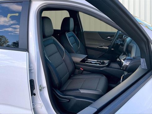 New 2026 Chevrolet Equinox LT w/ Convenience Package II image 5