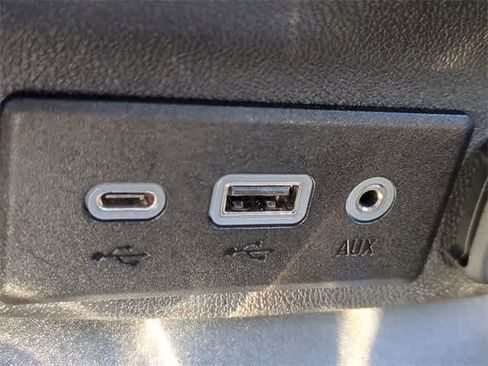 Used 2023 Chevrolet Malibu LT image 30