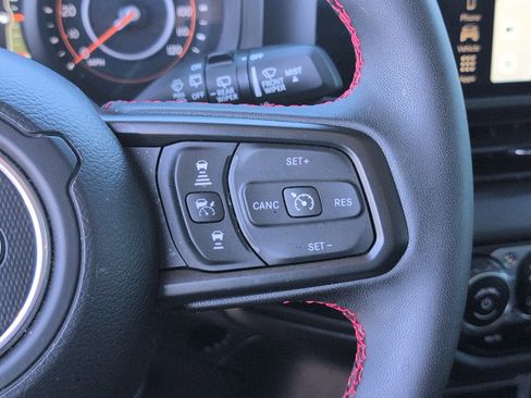 Used 2024 Jeep Wrangler Unlimited Rubicon w/ Technology Group image 26