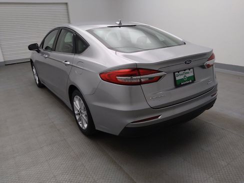 Used 2020 Ford Fusion SE image 5