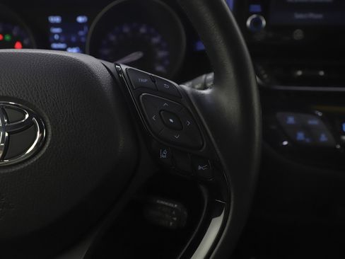 Used 2021 Toyota C-HR XLE image 26