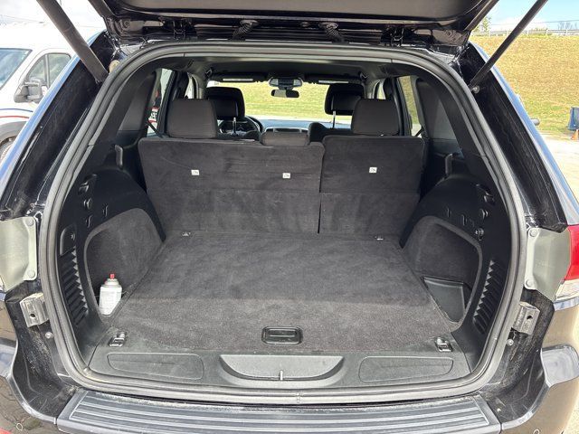 Used 2018 Jeep Grand Cherokee Laredo AWD/4WD image 6