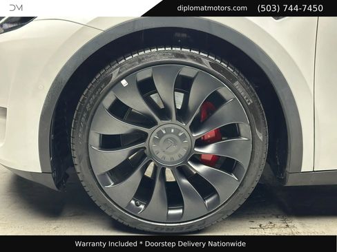 Used 2022 Tesla Model Y Performance image 35