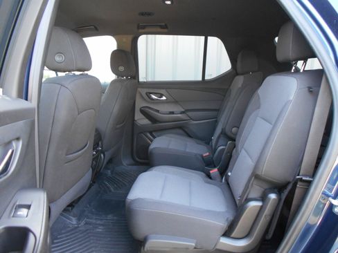 Used 2023 Chevrolet Traverse LT AWD/4WD image 7