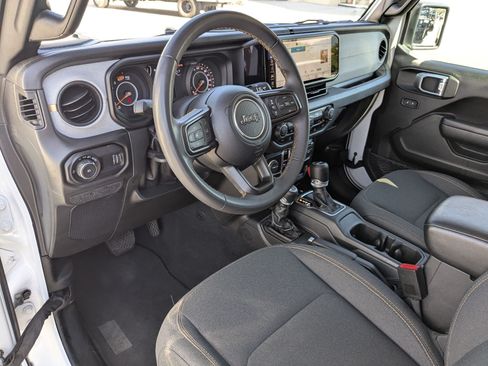Used 2024 Jeep Wrangler Unlimited Sport AWD/4WD image 16