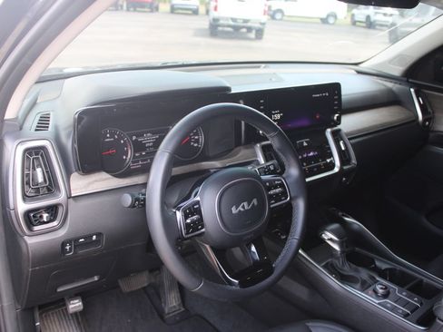Used 2023 Kia Sorento S w/ Panoramic Sunroof Package AWD/4WD image 23