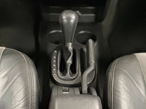 Used 2004 Chrysler Sebring LXi FWD image 23