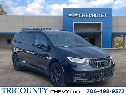 Used 2025 Chrysler Pacifica Limited FWD image 1