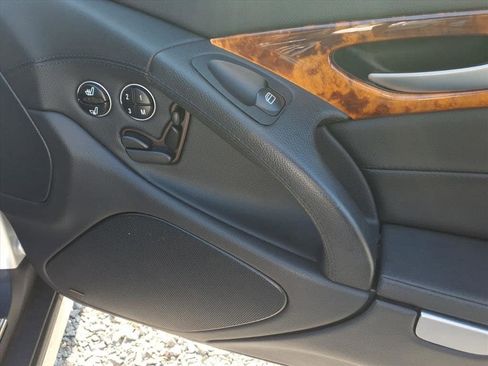 Used 2008 Mercedes-Benz SL 550 image 8