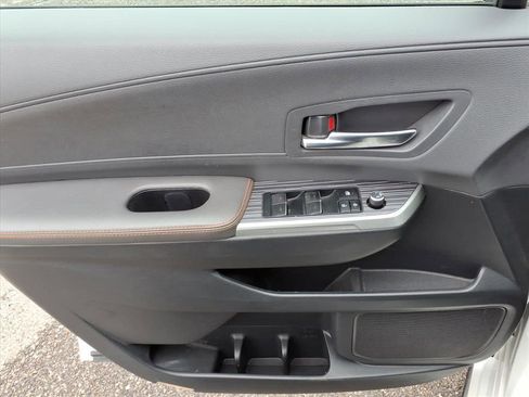 Used 2022 Toyota Sienna XSE image 18