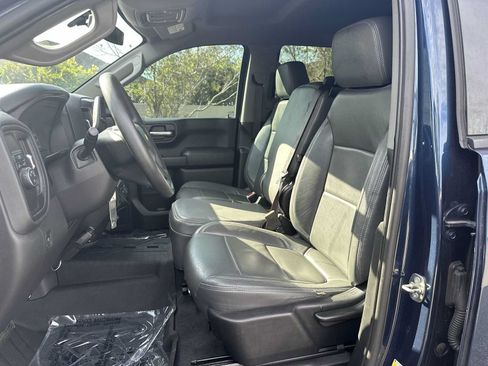 Used 2020 Chevrolet Silverado 1500 Custom w/ Custom Value Package RWD image 2