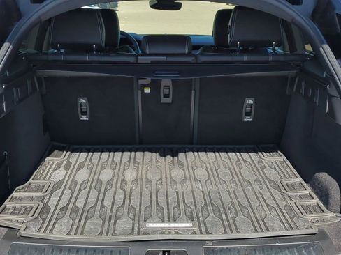 Used 2022 Land Rover Range Rover Velar R-Dynamic S image 38