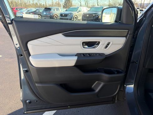 Used 2026 Honda Pilot Touring image 18