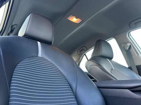 Used 2021 Toyota Camry SE FWD image 19