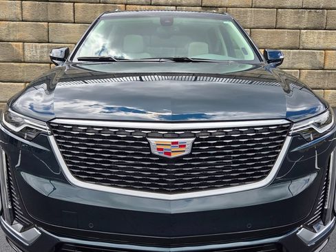 Used 2024 Cadillac XT6 Premium Luxury AWD/4WD image 9