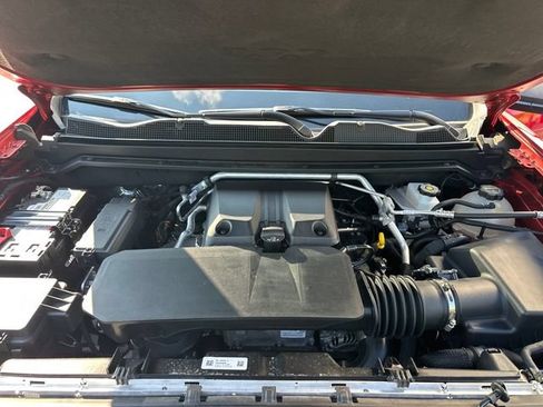 Used 2025 Chevrolet Colorado W/T w/ WT Custom Package RWD image 26