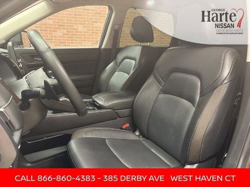 Certified 2023 Nissan Pathfinder SL image 8