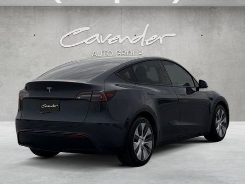 Used 2021 Tesla Model Y Long Range image 16