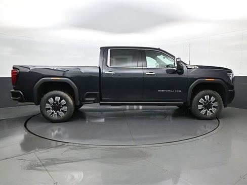 New 2026 GMC Sierra 3500 Denali w/ Denali Reserve Package image 4