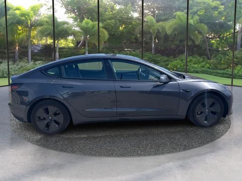 Used 2023 Tesla Model 3 Standard Range RWD image 4