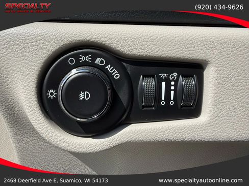 Used 2019 Chrysler Pacifica Touring-L image 31