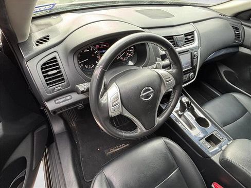 Used 2018 Nissan Altima 2.5 SR w/ SR Midnight Edition image 9