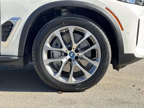 Used 2024 BMW X5 xDrive50e image 42