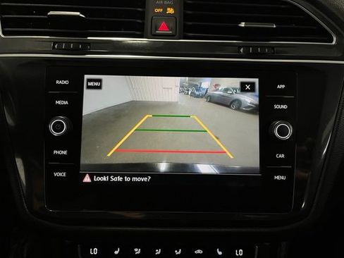 Used 2020 Volkswagen Tiguan SE FWD image 26