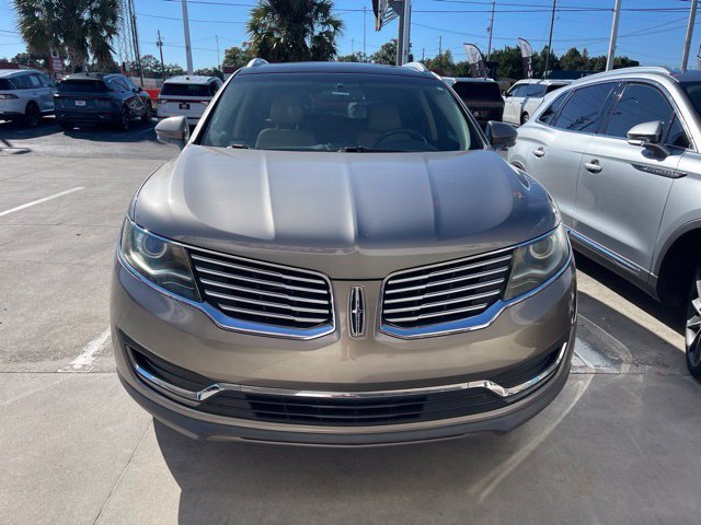 Used 2017 Lincoln MKX Reserve w/ Cargo Utility Package FWD image 2