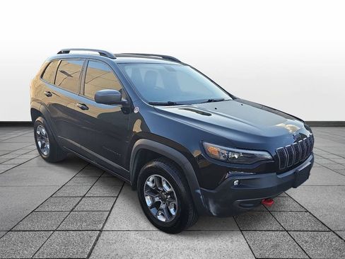 Used 2019 Jeep Cherokee Trailhawk w/ Comfort/Convenience Group AWD/4WD image 3