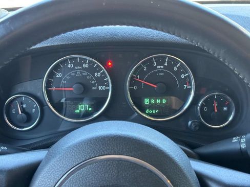 Used 2015 Jeep Wrangler Unlimited Sahara AWD/4WD image 20