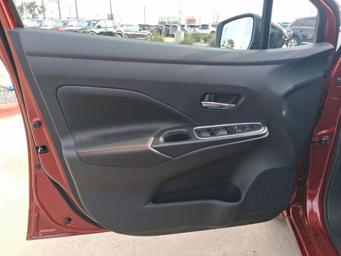 New 2025 Nissan Versa SR w/ Trunk Package image 19