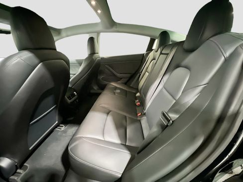 Used 2018 Tesla Model 3 Long Range image 18