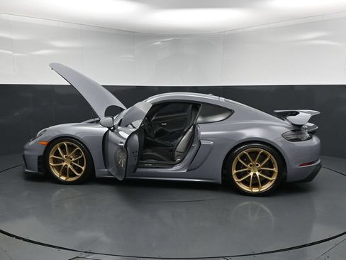 Used 2023 Porsche 718 Cayman GT4 RWD image 32