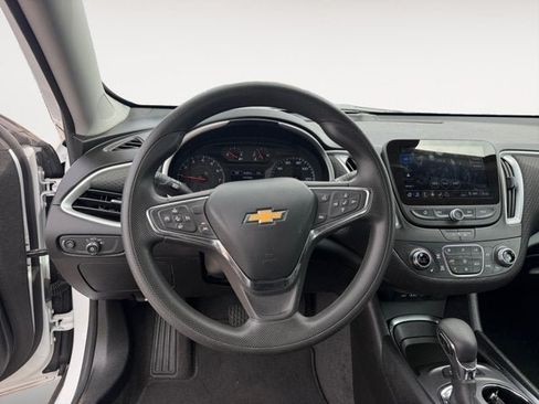 Used 2024 Chevrolet Malibu LT FWD image 12