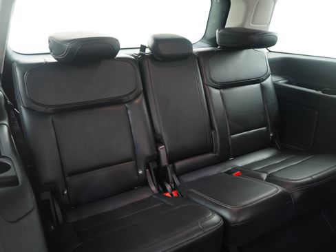 Used 2025 Ford Expedition Platinum image 18