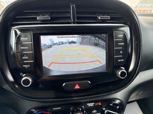 Used 2020 Kia Soul LX image 8