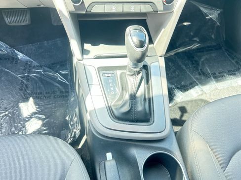 Used 2017 Hyundai Elantra SE FWD image 18