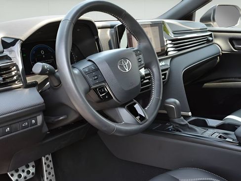 Certified 2025 Toyota Camry SE w/ Convenience Package AWD/4WD image 11