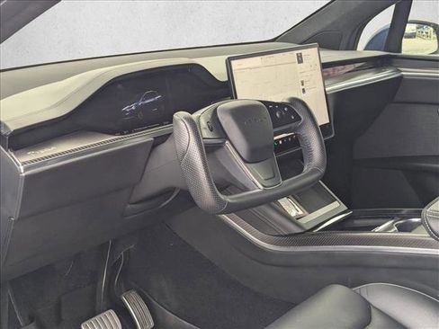 Used 2022 Tesla Model X Plaid image 10