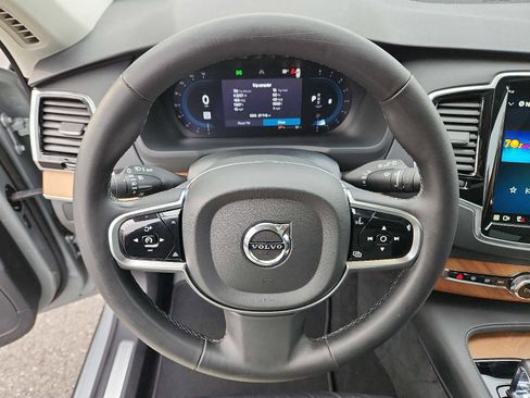 Certified 2024 Volvo XC90 B6 Plus image 18