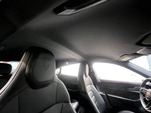 Used 2022 Porsche Taycan image 26