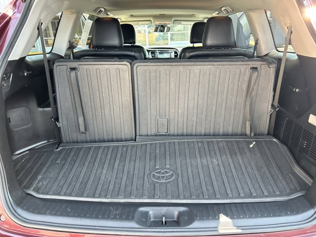 Used 2018 Toyota Highlander XLE AWD/4WD image 11