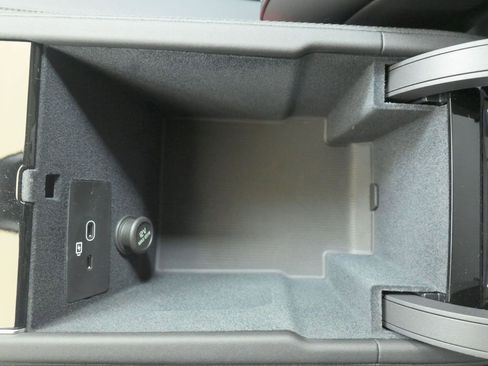 New 2026 Volvo XC90 B6 Plus w/ Protection Package Premier image 37